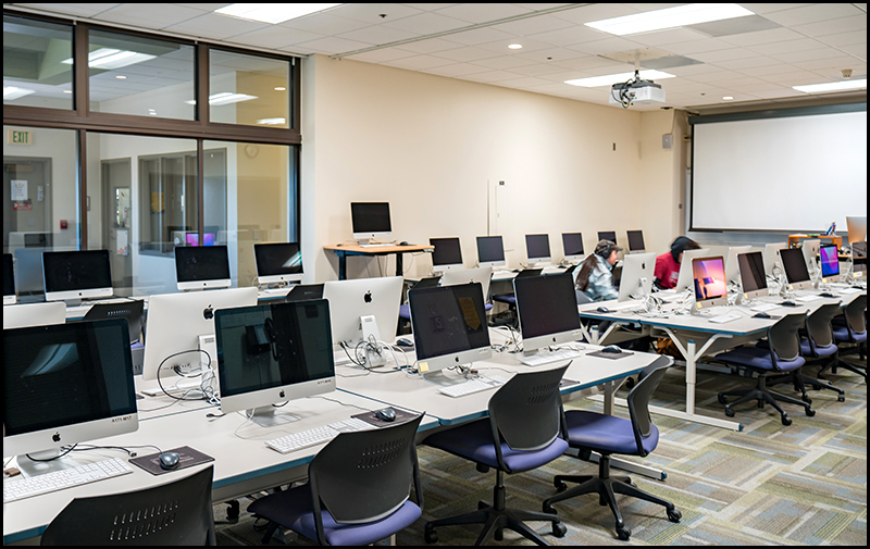 image of students in LRC 111 also called CAI 1